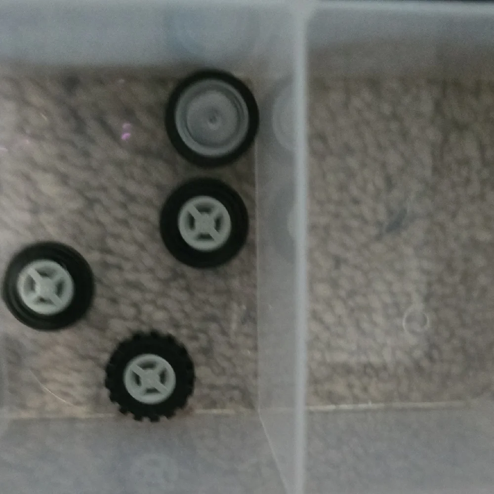 LEGO Building Block Wheels, Tires & Gear Set with Storage Case